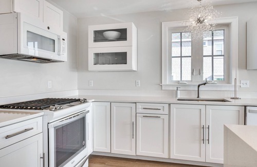 Rye House | Walk to Rye Harbor State Park: Home w/Ocean Views