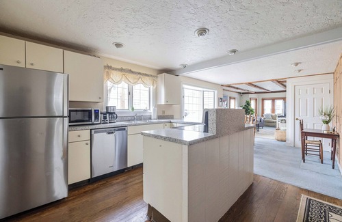 Kennebunk Condo | Walk to Shops & Beach. Cozy home with modern amenities for a memorable stay