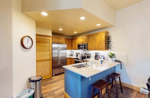 Steamboat Springs Condo | Walk to Ski/Eat Condo w/Fireplace, AC, Pool, Hot Tubs, Balcony, & Mtn Views