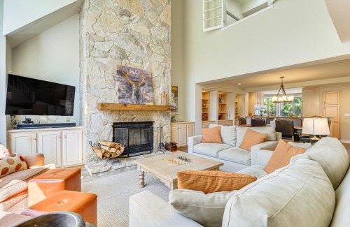 West Dover House | Walk to Ski Lift Spacious Condo in West Dover!
