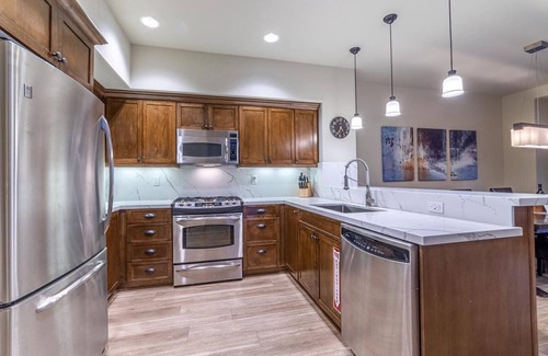 Woodwinds Condo | Walk to Ski w/ Golf Course Views & Private Jacuzzi - #448