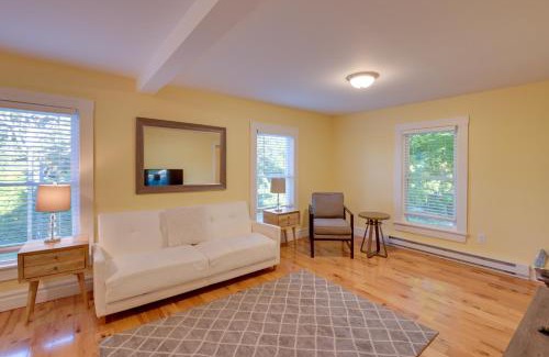 Sorrento Apartment | Walk to Sorrento Town Dock Pet-Friendly Apartment