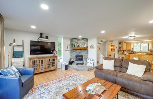 Sugar Mountain Apartment | Walk to Sugar Mountain Resort Ski, Golf and Hike!