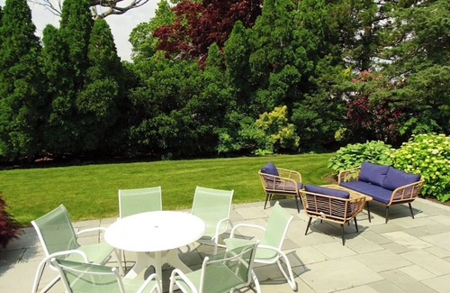 Falmouth House | WALK TO SURF DR. BEACH + DOWNTOWN FALMOUTH!