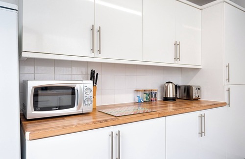 Landore House | Walk to Swansea Stadium, 3 Rooms, Smart Tv's