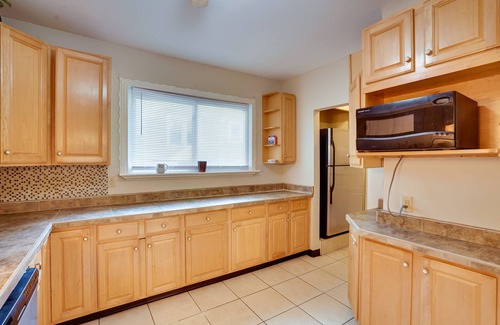 Eastside House | Walk to Syracuse Campus: Family-Friendly Home!