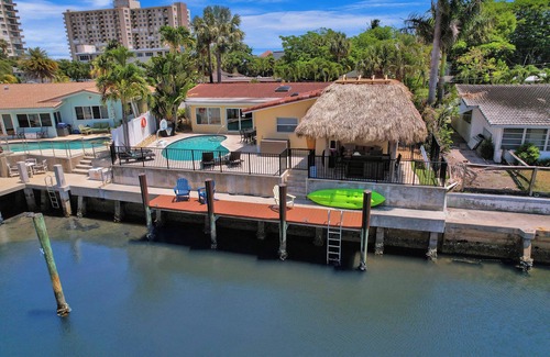Bel Air House | Walk to the beach! Tiki Hut, Waterfront, Heated Pool, kayaks, bicycles, arcade!