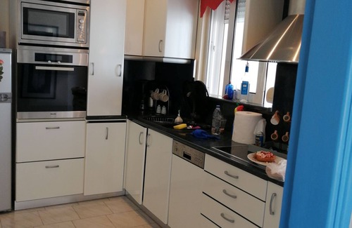 Nea Chora Apartment | Walk to the beach/Venitian Harbour 1 floor apt.