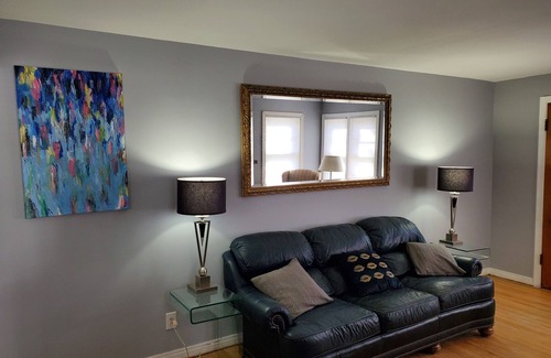 Downtown Niagara Falls Apartment | Walk to the Falls, Aquarium, Restaurants, Casinos and Canada