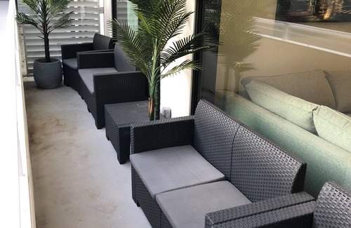 Edgehill Condo | Walk to the Gulch! Pool is Open! Free Parking! Sleeps 6! Walk to Murals!