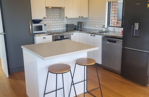 Taupo House | Walk to the Lake, or Stay in and Enjoy the View