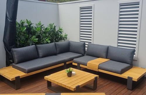 Taupo House | Walk to the Lake, or Stay in and Enjoy the View