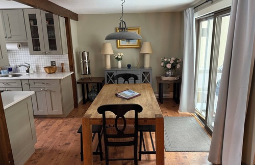 Grantham House | Walk to the Lake-Updated 3 BR Private Home with AC