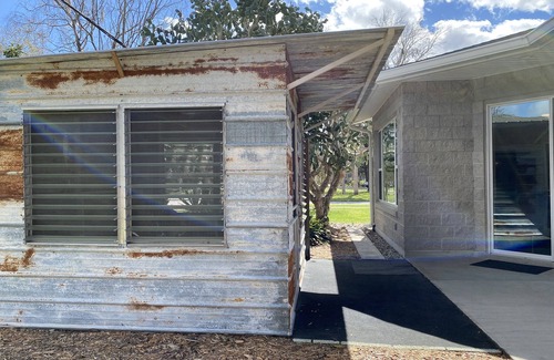Dunnellon House | Walk to the Rainbow River.