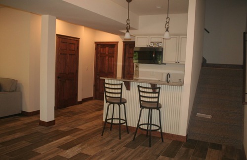 Lackawaxen House | Walk to the Ski-Slope, Pool and Lodge Spectacular 5 Bedroom 3 Bath Contemp