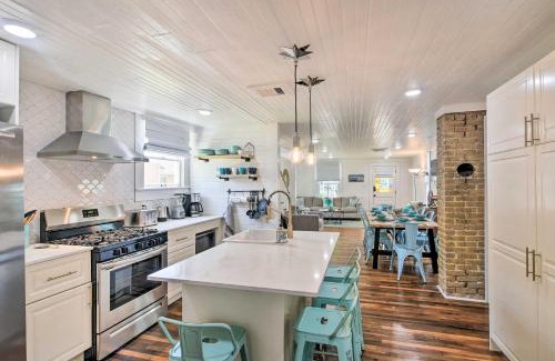 Galveston House | Walk to The Strand Historic Galveston Home!