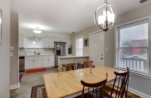 Near West Side Apartment | WALK TO THE UNITED CENTER! No Easier Way to See Your Bulls and Blackhawks in Action! by AllSet Turnover