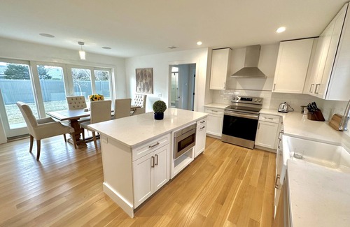 Westhampton Beach House | Walk to the Village! Charming modern beachhouse