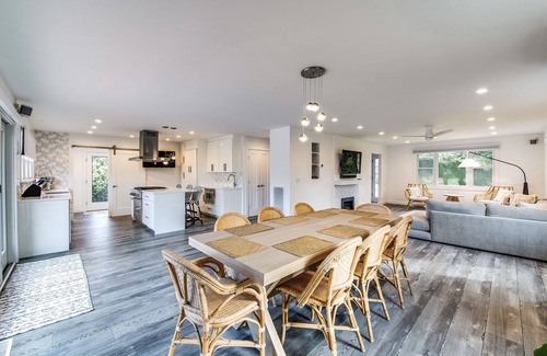 Southampton House | Walk to the Village! Charming modern farmhouse.