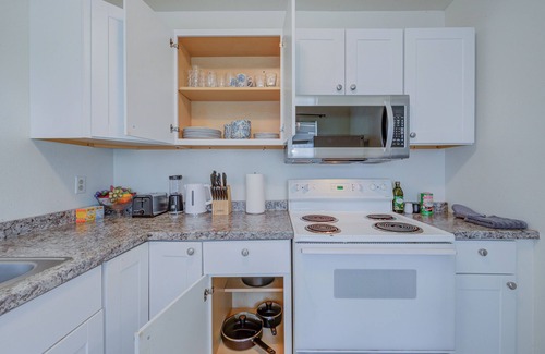 Highlands - Perkins House | Walk to Tiger Stadium/Near Downtown/King Bed