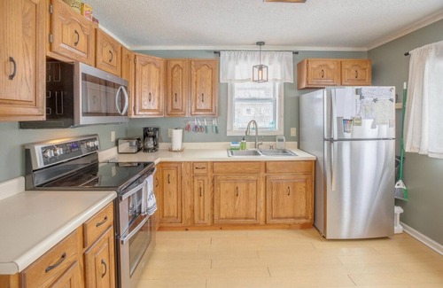 North Woodstock House | Walk to Town and 7 Minutes to Loon!n