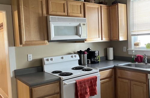 Saint Joseph House | Walk to town & Silver Beach. July 4th Week available, First 2 Weeks of June Open