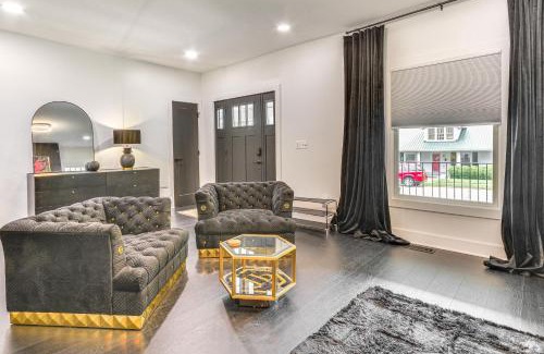 Lexington House | Walk to Uptwn Lexington Modern Retreat with Porch!