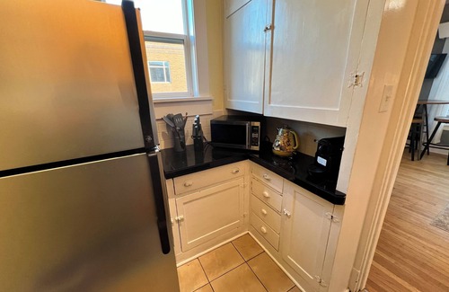 University District Condo | Walk to UW ~ Close to Light Rail ~ Walk Score 96!