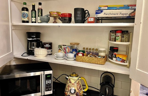 University District Condo | Walk to UW ~ Close to Light Rail ~ Walk Score 96!