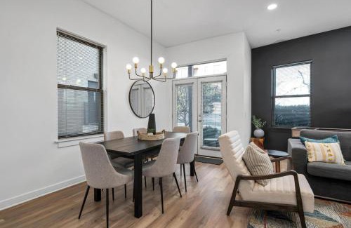 Hillsboro Village House | Walk to Vanderbilt and Belmont - Shuffle Board and Free Parking