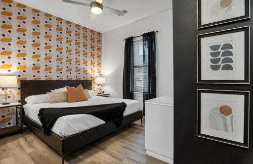 Hillsboro Village House | Walk to Vanderbilt and Belmont - Shuffle Board and Free Parking