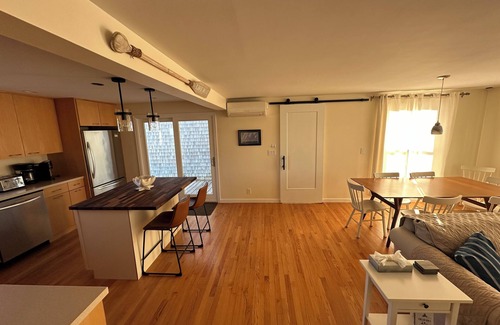 Katama House | Walk to Village Bike to beach - AC, 4 BdRms 3 Full Baths, Immaculate!