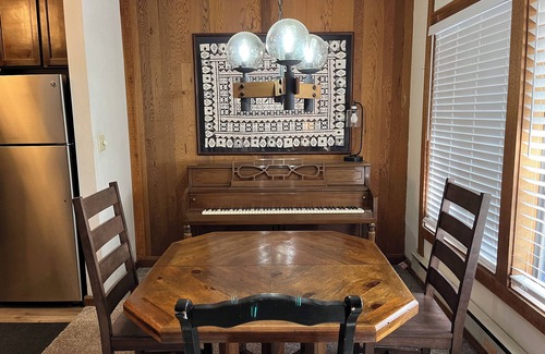 Olympic Valley Condo | Walk to Village! Clean 2BDRM Palisades Tahoe Condo: Hikes, Dining, Wifi
