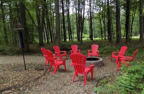 Shorewood-Tower Hills-Harbert House | Walk to Warren Dunes! 3br - Hot Tub, near Wineries