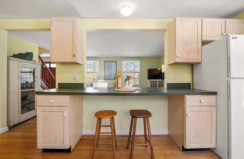 North Chatham House | Walk to Water, near Downtown Chatham!