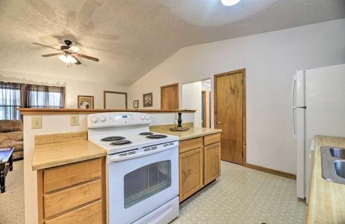 Flippin House | Walk to White River Home with Deck in Flippin!