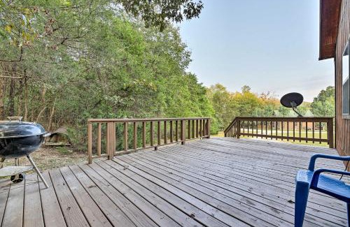 Flippin House | Walk to White River Home with Deck in Flippin!