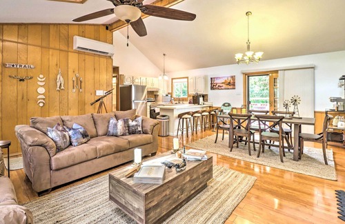 Albrightsville Cottage | Walk to Wolf Run Lake: Cottage w/Furnished Deck