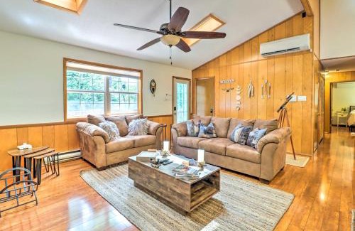 Albrightsville House | Walk to Wolf Run Lake Cottage with Furnished Deck