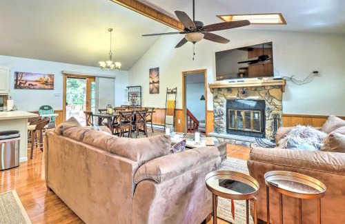 Albrightsville House | Walk to Wolf Run Lake Cottage with Furnished Deck