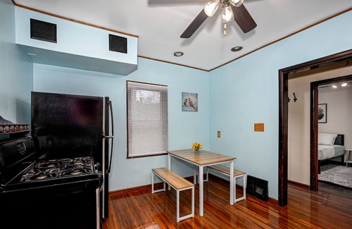 Little Italy Apartment | *Walk->UH, CC, CWRU*Little Italy