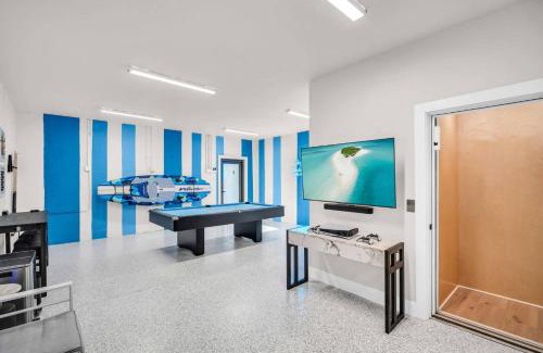 Indian Rocks Beach House | Walk2beach, Heated Salt Pool, Pool Table Gameroom