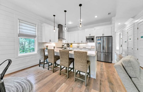 Hammocks of Seagrove House | ⭐Walk2Beach~Luxury Decor~2 NBH Pools~Porch+Balcony~The Best of Both Worlds at Se