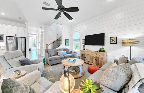 Hammocks of Seagrove House | ⭐Walk2Beach~Luxury Decor~2 NBH Pools~Porch+Balcony~The Best of Both Worlds at Se