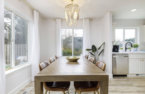 Neighbors Southwest House | Walkable 4BDR Charmer - Close to Wine Country and Downtown!