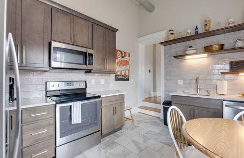 Benton Park Apartment | Walkable Area: Spacious Apt in Dtwn St Louis
