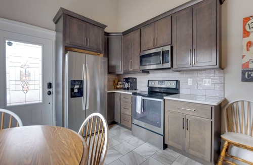 Benton Park Apartment | Walkable Area: Spacious Apt in Dtwn St Louis
