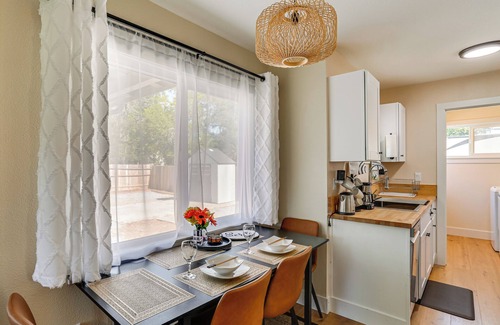Redding House | Walkable & Bright Bungalow in Dtwn Redding!