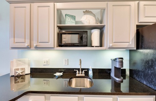 Rosemary Beach Apartment | Walkable Condo w/View Btwn Rosemary & Alys Beach!