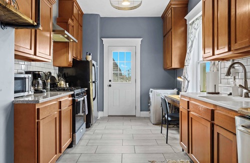 Jeffersonville House | Walkable Historic District 1 Mi to Downtown Lou!